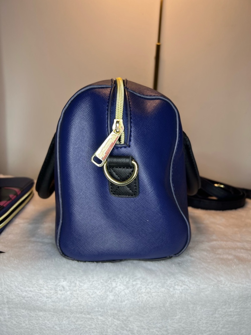 Loungefly Snow White Satchel/crossbody and wallet EU - Picture 5 of 11